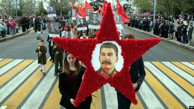 Сталин и динамика общественных настроений за 30 лет