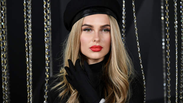 «Если бы не ты, меня бы не было»: как выглядит 58-летняя мама певицы Ханны, которую путают с ее сестрой