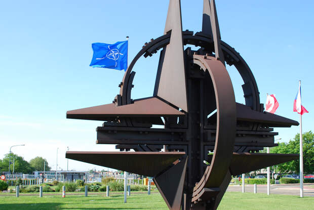 Макгрегор: Нереалистичный подход США к России «ударил» по НАТО