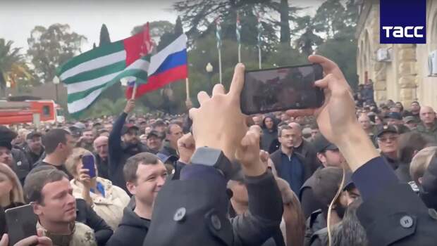 Оппозиция в Абхазии во время протестов призвала силовиков к диалогу