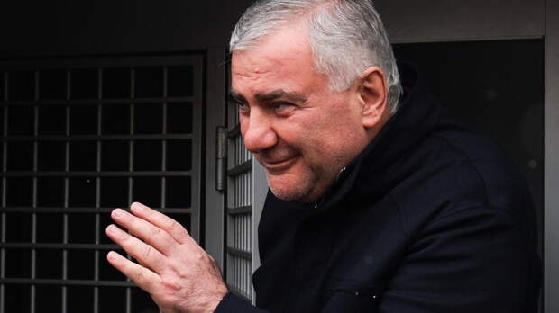 Суд в Армении продлил домашний арест бизнесмену Карапетяну