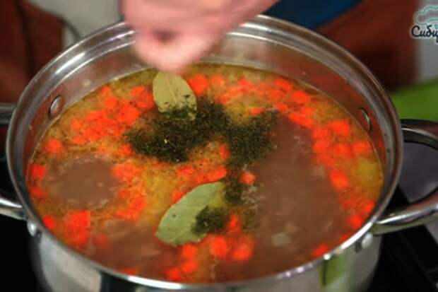 Рыбный суп из консервированной сайры и овощами с рисом: шаг 6