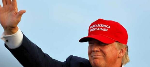 «Думал, что это врач»: Трамп пояснил, зачем опубликовал свое фото в образе Иисуса Христа