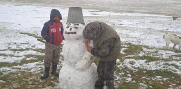 В Республике Алтай в середине лета выпал снег