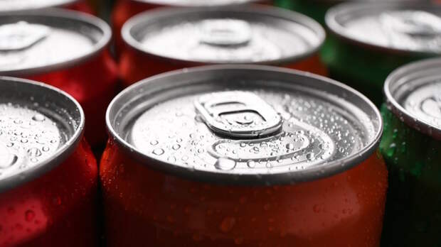 Закон о штрафах за продажу энергетиков детям принят Госдумой