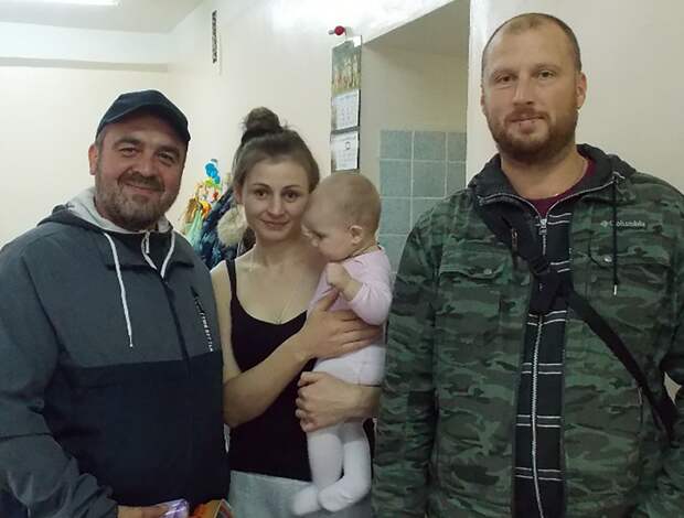 Коба Епсия с волонтёром привезли помощь в следственный изолятор/Из личного архива Кобы Епсии