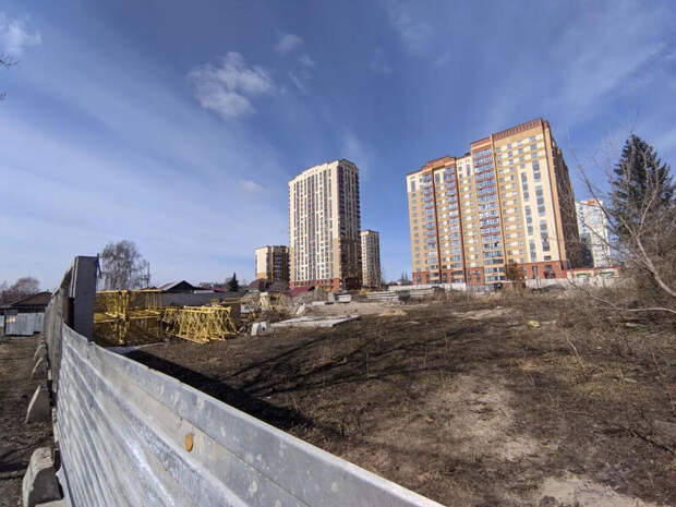 Годы ожиданий. Девелопер "разморозил" участок в центре Барнаула для строительства высотки