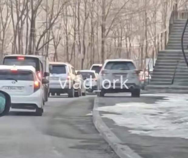 Очередной любитель быстрых объездов на Subaru попал на камеры