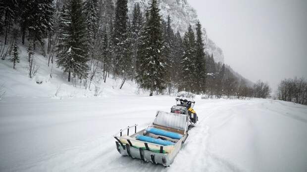 Поиски пропавших в лесу в Пермском крае туристов возобновят утром 1 марта