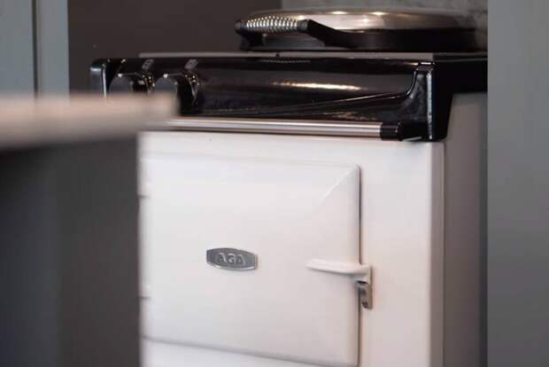 Жизнь часто забрасывает нас довольно далеко от тех мест, где мы родились и провели своё детство.-5-2