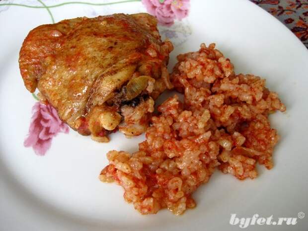 Курица с рисом в томатном соусе Курица с рисом в томатном соусе