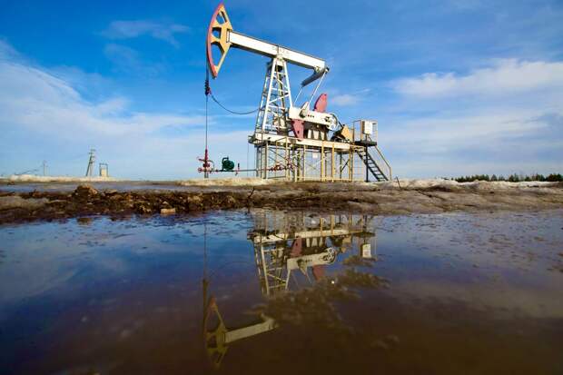 Россия зарабатывает $150 млн в день на нефтяном шоке: Financial Times