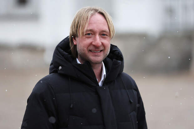 Плющенко: беготня фигуристов Сарновских по штабам вызывает только улыбку