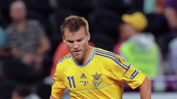 Футболист сборной Украины Ярмоленко ответил на призывы прекратить давать интервью на русском языке