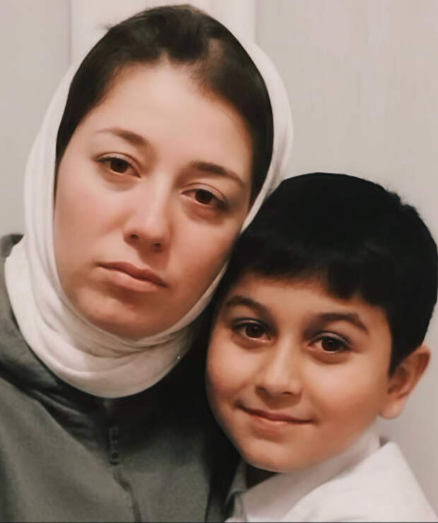 Мэр города Душанбе подарил матери погибшего Кобилджона Алиева шикарную двухкомнатную квартиру