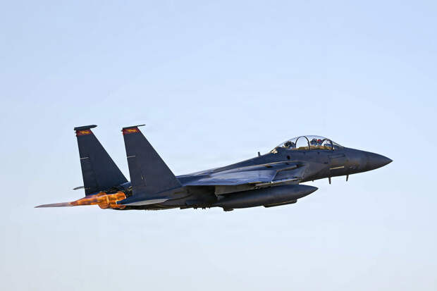 Американцы спасли второго летчика сбитого в Иране истребителя