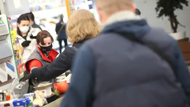 Проедаем нажитое: потребительский спрос в России рухнул на 10%