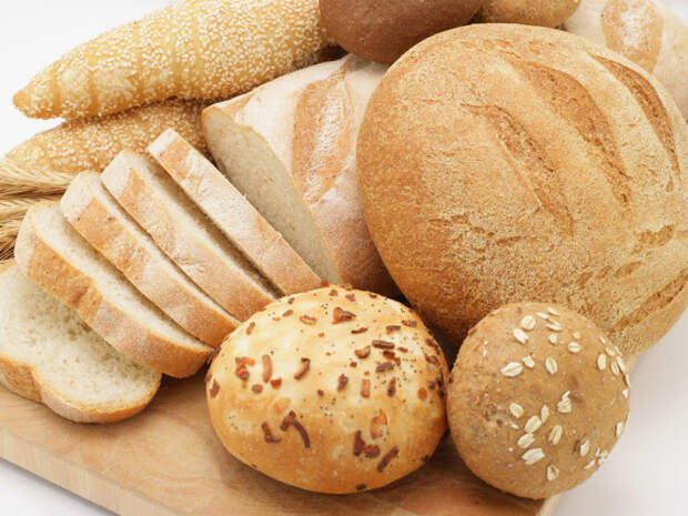 Даже в красивом и аппетитном белом хлебе кроется опасность. /Фото: menslife.com