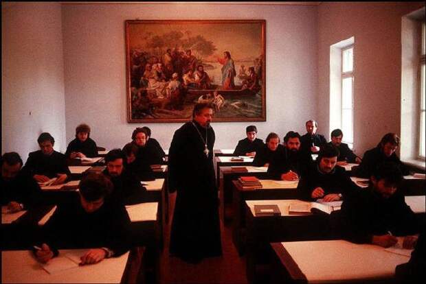 Занятия в Александрийском монастыре. СССР, Одесса, 1988 год.