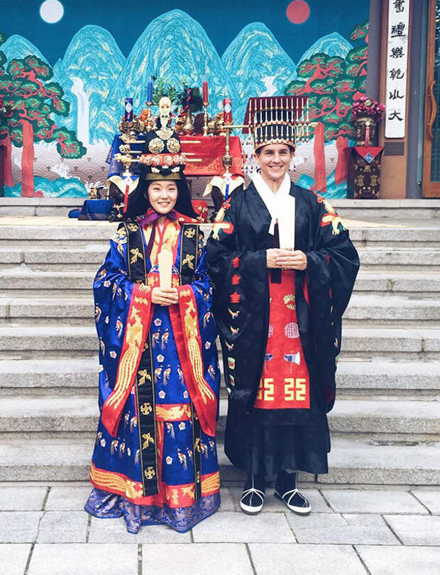 traditional-weddings-around-the-world-36-578e106855f34__605