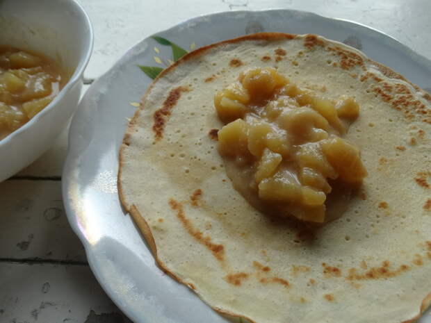 Яблочный десерт из яблок со сгущёнкой (всего 3 ингредиента, а вкус потрясающий)