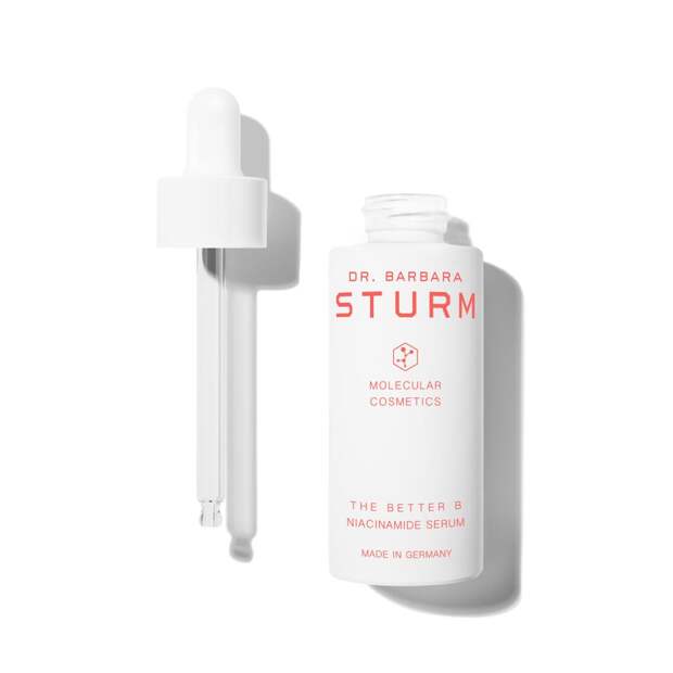 Сыворотка для лица The Better B Niacinamide Serum, Dr. Barbara Sturm, 18 410 руб. («Золотое яблоко»)