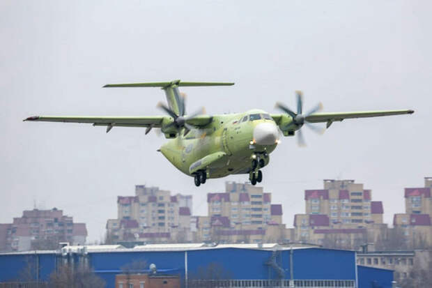 Новейший российский самолет Ил-112В встал на крыло