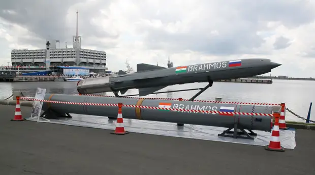 AWACS под прицелом: какими возможностями будет обладать модернизированная российско-индийская ракета «БраМос»