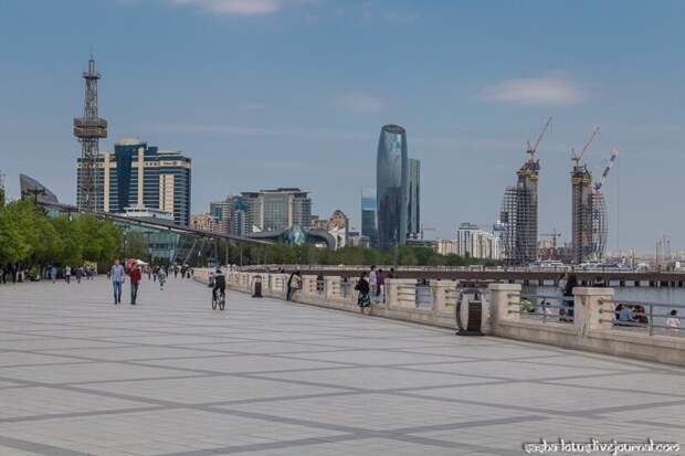 Как из Баку создают кавказский Дубаи