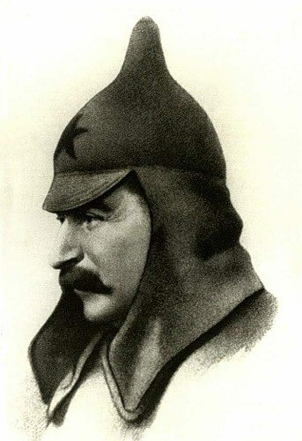 Сталин в будёновке