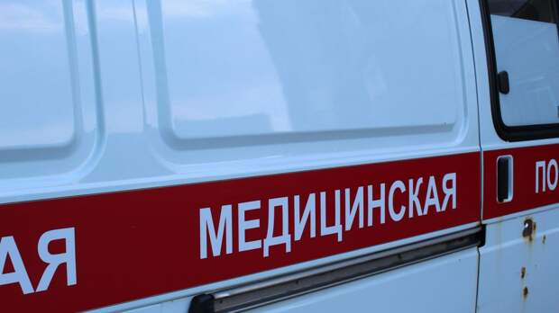 Женщина погибла в ДТП с двумя легковушками на трассе в Волгоградской области
