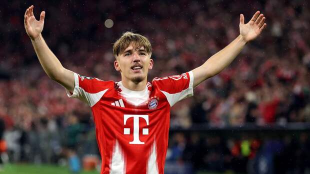 Карл стал самым молодым немецким игроком с голом и ассистом в матче ЛЧ, также установив рекорд «Баварии»