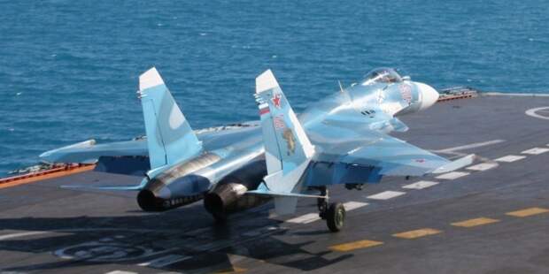 СМИ сообщили о крушении Су-33 при попытке посадки на авианосец Адмирал Кузнецов