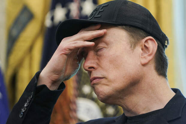 Complex: суд отклонил иск OnlyFans-модели к Маску за распространение порноконтента