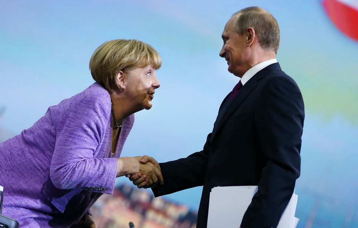 Россию заставляют отменить указ о поддержке Донбасса. Зачем ЕС выступил с таким требованием