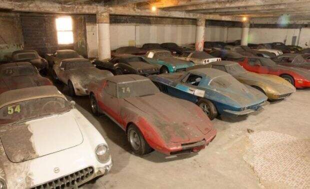 corvette_garage_43