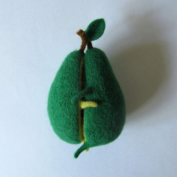 felt-wool-sculpture-egg-love-hanna-dovgan-8