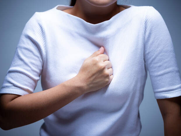 О каких проблемах со здоровьем говорит боль в груди