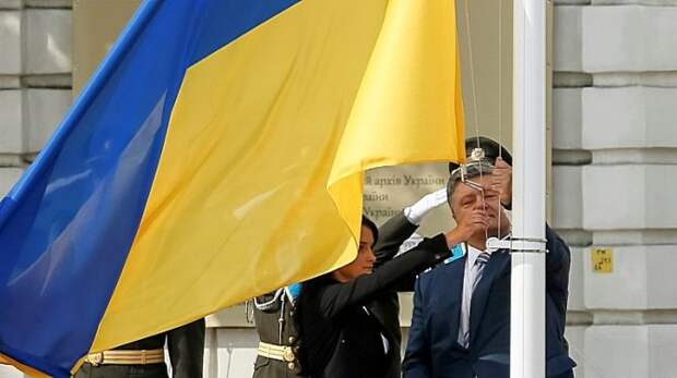 Украина возмущена тем, как над ней «надругались» в Москве и Варшаве Украина возмущена тем, как над ней «надругались» в Москве и Варшаве
