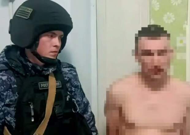 В туалете детсада в Москве прятался полуголый мужчина