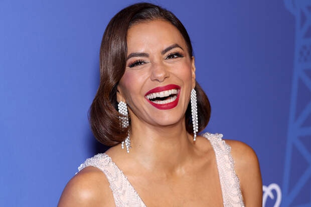 В сети появились пляжные снимки Евы Лонгории без фотошопа