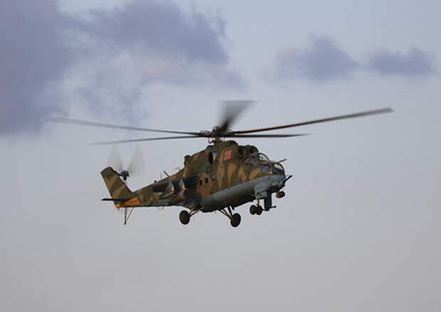 Экипажи вертолетов Ми-24 и Ми-8 морской авиации Балтийского флота выполнили ракетно-пушечные стрельбы в Калининградской области