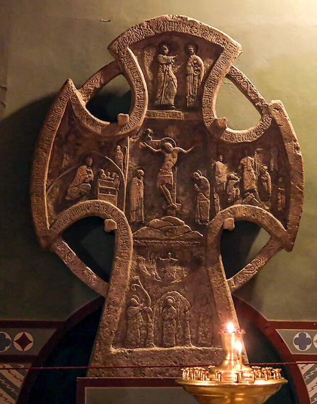 Поклонный Алексеевский крест XIV века хранится в главном храме города Софийском соборе. Фёдор Борисов (CC BY-SA 4.0)