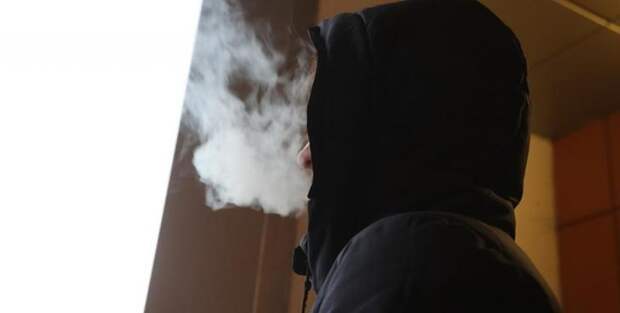Достал табачный дым с лестничной площадки? Как по закону отучить соседа курить в подъезде: пошаговая инструкция