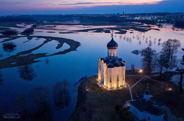 Красоты России. Храм Покрова на Нерли в объективах фотохудожников