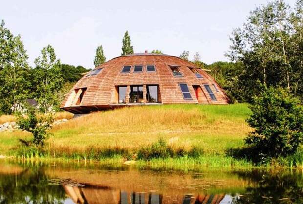 Вращающийся дом на солнечных батареях (8 фото)