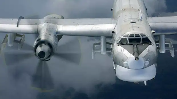 Два ракетоносца Ту-95МС выполнили плановый полёт над Чёрным морем