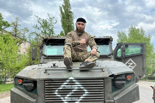 Военкора «Ахмата» обвинили в незаконном ношении редчайшей награды «Вагнера»