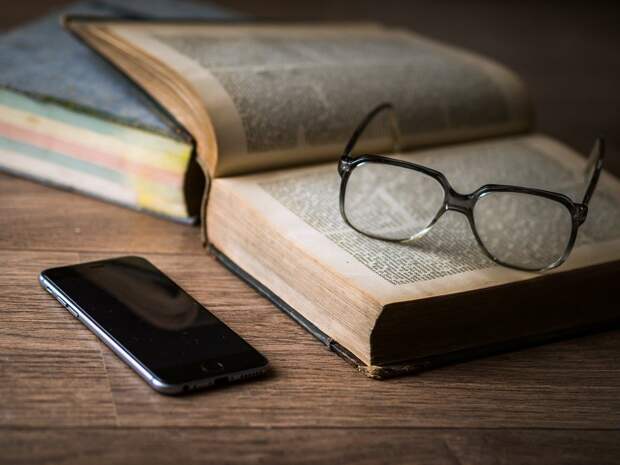 Очки, Книги, Телефон, Iphone, Смартфон