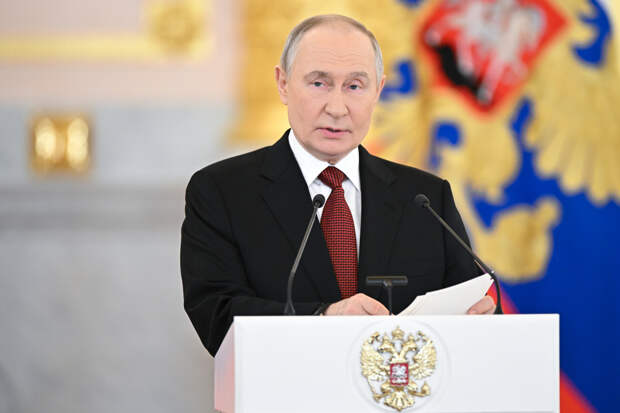 Путин поздравил российских артистов